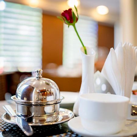 Zip By Spree Hotels Delhi Greater Kailash New Delhi Buitenkant foto