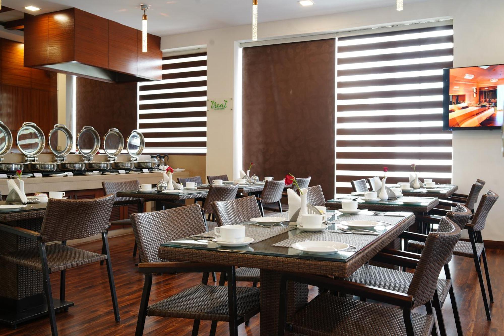 Zip By Spree Hotels Delhi Greater Kailash New Delhi Buitenkant foto