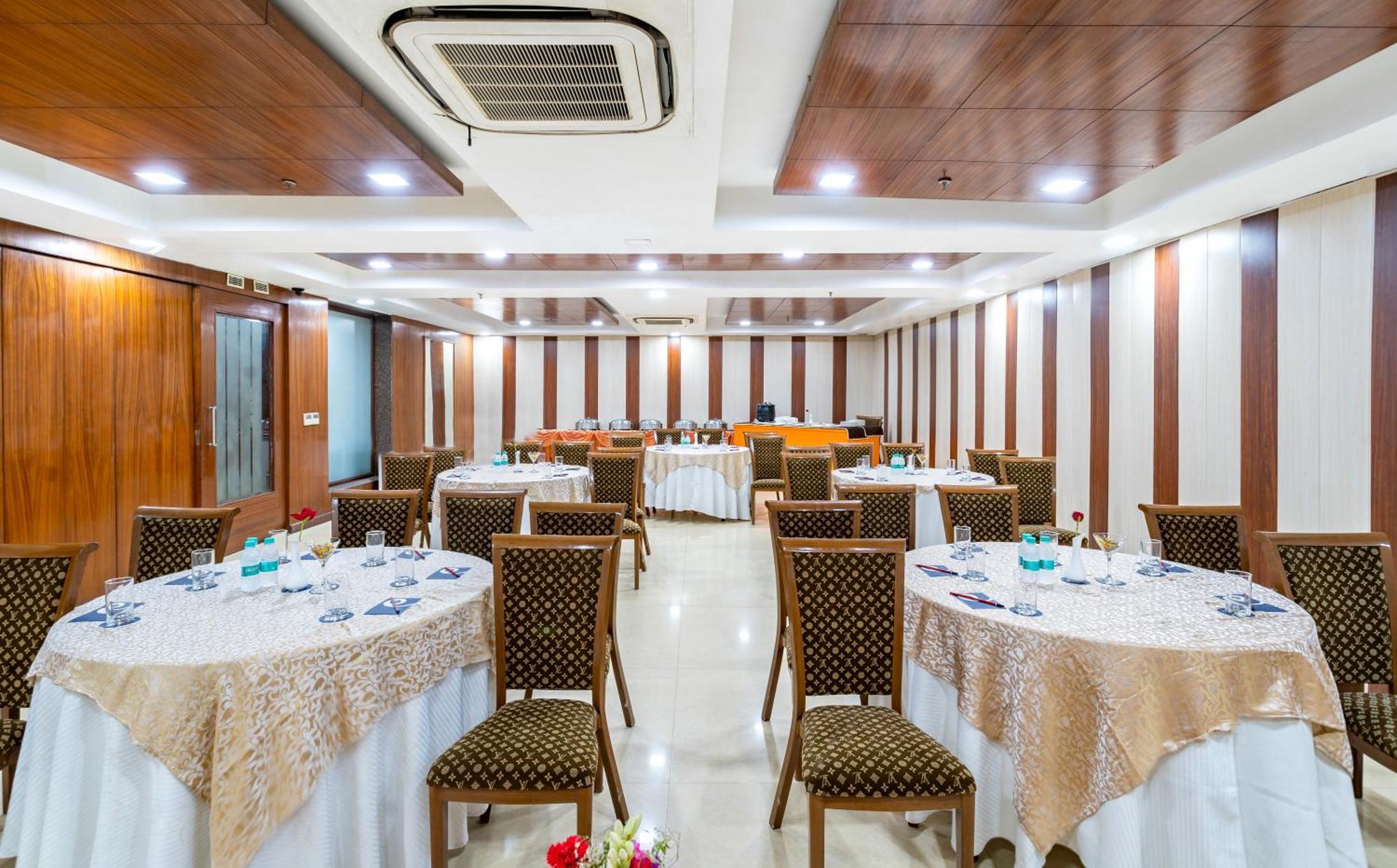 Zip By Spree Hotels Delhi Greater Kailash New Delhi Buitenkant foto