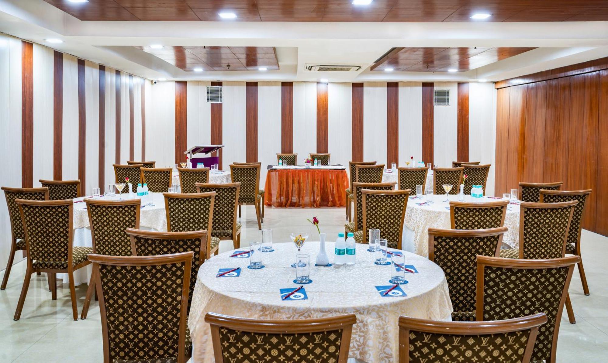 Zip By Spree Hotels Delhi Greater Kailash New Delhi Buitenkant foto
